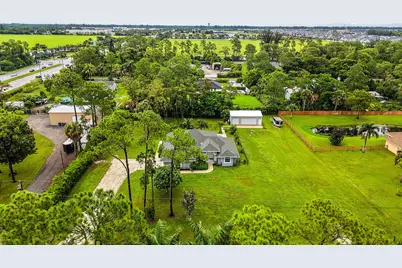 16395 E Hialeah Drive E, The Acreage, FL 33470 - Photo 41