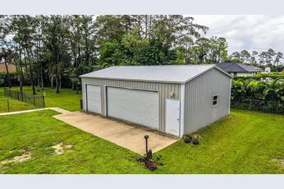 16395 E Hialeah Drive E, The Acreage, FL 33470 - Photo 37