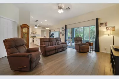 16395 E Hialeah Drive E, The Acreage, FL 33470 - Photo 7