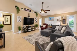 1392 S E O'Donnell Ln, Port Saint Lucie, FL 34983 - Photo 5