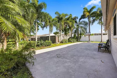 5215 W Canal Circle, Lake Worth, FL 33467 - Photo 3