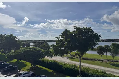 115 Lake Emerald Drive #410, Oakland Park, FL 33309 - Photo 5