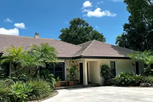 5125 Woodland Lakes Dr, Palm Beach Gardens, FL 33418 - Photo 1
