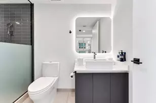 227 NE 2nd St, Miami, FL 33132 - Photo 21