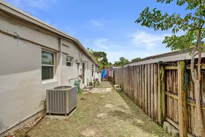 3630 SW 40th Street, West Park, FL 33023 - Photo 21