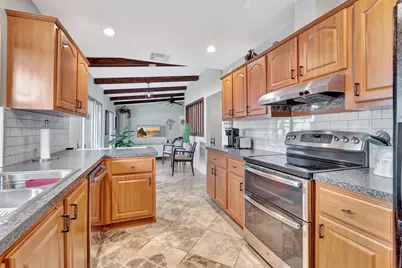 577 SW 24th Avenue, Boynton Beach, FL 33435 - Photo 13