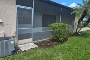 135 Lake Meryl Dr, West Palm Beach, FL 33411 - Photo 25
