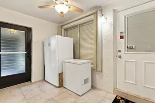 308 Knotty Pine Cir, Greenacres, FL 33463 - Photo 13