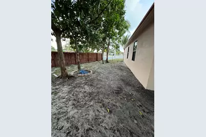 285 NE 43rd Street, Deerfield Beach, FL 33064 - Photo 15