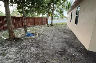 285 NE 43rd St, Deerfield Beach, FL 33064 - Photo 15