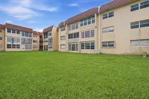 8841 Sunrise Lakes Blvd, Sunrise, FL 33322 - Photo 23