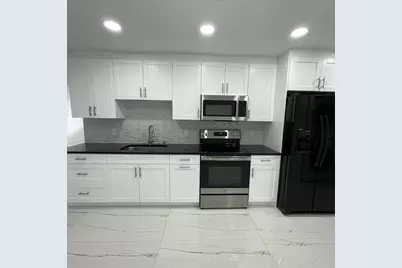 528 N Margaret Court, West Palm Beach, FL 33413 - Photo 9