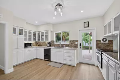 1206 Dolphin Road, Singer Island, FL 33404 - Photo 17