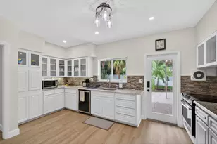 1206 Dolphin Rd, Singer Island, FL 33404 - Photo 13