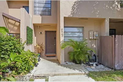 9523 NW 38th Place, Sunrise, FL 33351 - Photo 15