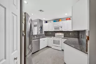 12418 Crystal Pointe Dr, Boynton Beach, FL 33437 - Photo 23