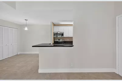10765 Cleary Boulevard #307, Plantation, FL 33324 - Photo 9