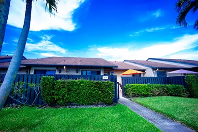 727 Sunny Pine Way #F, Greenacres, FL 33415 - Photo 3