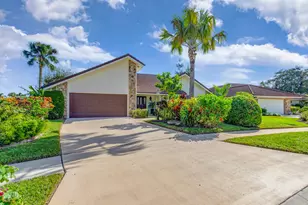 12870 La Rochelle Cir, Palm Beach Gardens, FL 33410 - Photo 5