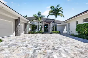 7037 SE Harbor Cir, Stuart, FL 34996 - Photo 5
