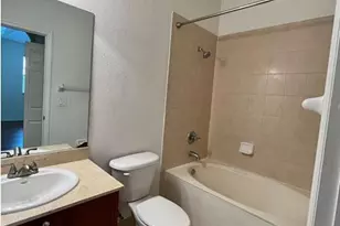 10805 NW 89th Terrace, Doral, FL 33178 - Photo 17