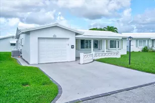 2198 SW 12th Ave, Boynton Beach, FL 33426 - Photo 3