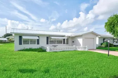 1590 SW 13th Terrace, Boynton Beach, FL 33426 - Photo 3