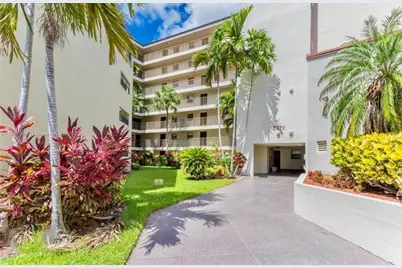 2322 S Cypress Bend Drive #210, Pompano Beach, FL 33069 - Photo 17