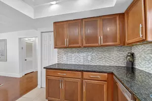 328 Monroe Dr, West Palm Beach, FL 33405 - Photo 13