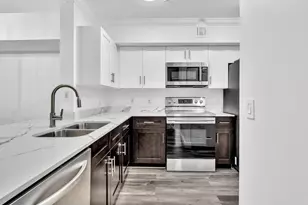 2433 Centergate Dr, Miramar, FL 33025 - Photo 17
