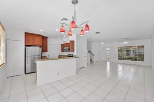 11031 Periwinkle Ln, Tamarac, FL 33321 - Photo 5