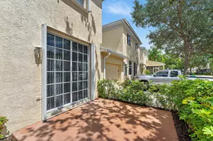 11031 Periwinkle Ln, Tamarac, FL 33321 - Photo 23