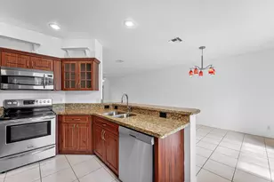 11031 Periwinkle Ln, Tamarac, FL 33321 - Photo 3