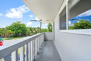 720 NE 7th St, Hallandale Beach, FL 33009 - Photo 7