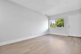 720 NE 7th St, Hallandale Beach, FL 33009 - Photo 15