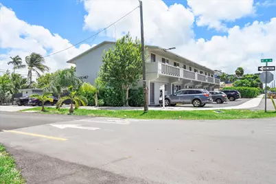 720 NE 7th Street #8, Hallandale Beach, FL 33009 - Photo 3