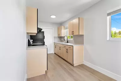 720 NE 7th Street #8, Hallandale Beach, FL 33009 - Photo 15