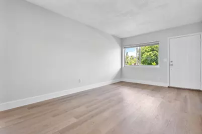 720 NE 7th Street #8, Hallandale Beach, FL 33009 - Photo 9