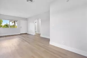 720 NE 7th St, Hallandale Beach, FL 33009 - Photo 13