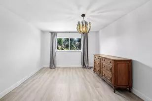 16 Colonial Club Dr, Boynton Beach, FL 33435 - Photo 23