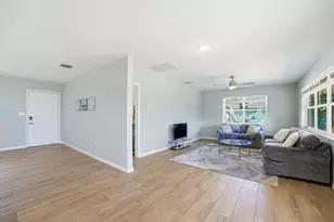 28 SE 8th Ave, Deerfield Beach, FL 33441 - Photo 5