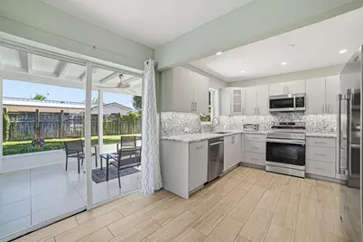 28 SE 8th Avenue, Deerfield Beach, FL 33441 - Photo 7