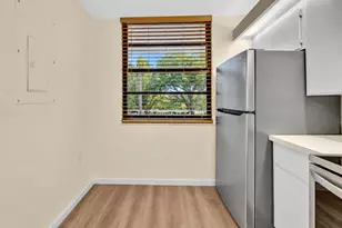 3650 Whitehall Dr, West Palm Beach, FL 33401 - Photo 9