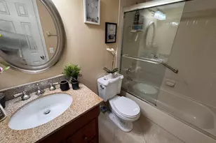 115 Lake Emerald Dr, Oakland Park, FL 33309 - Photo 35