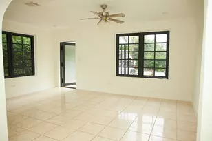 25 NE 43rd St, Miami, FL 33137 - Photo 3