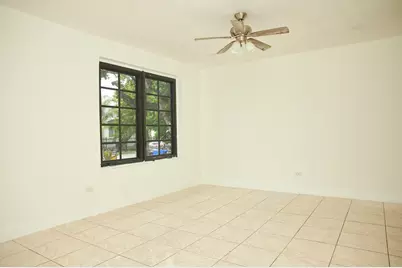 25 NE 43rd Street, Miami, FL 33137 - Photo 9