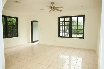 25 NE 43rd Street, Miami, FL 33137 - Photo 3