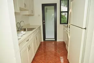 25 NE 43rd St, Miami, FL 33137 - Photo 25