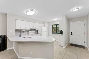 2205 S Cypress Bend Dr, Pompano Beach, FL 33069 - Photo 7