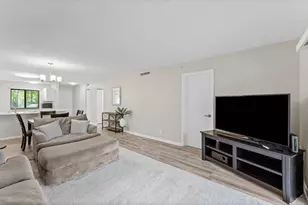 2205 S Cypress Bend Dr, Pompano Beach, FL 33069 - Photo 13